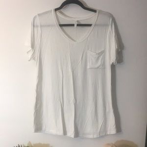 NWOT basic white flowy v neck pocket tee